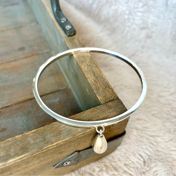 Gucci Sterling Silver Teardrop Bangle Bracelet Full Inclusion - Picture 11 of 13